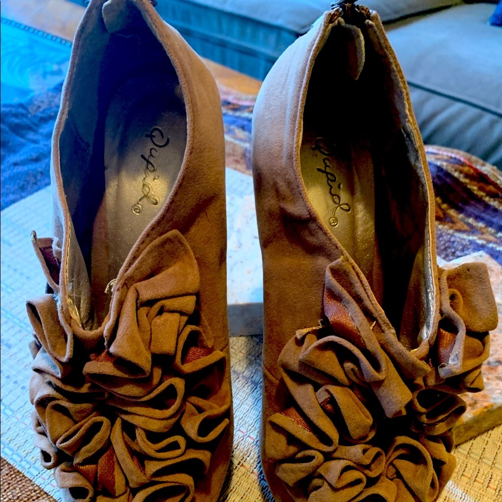 Women’s Fall Sandals.